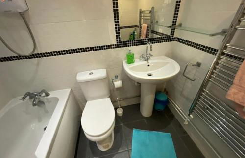 City Centre - Next to Hilton Hotel - Victoria Centre 2 Bedrooms Apartments - Close to Theatre Royal - in Victoria Centre Shopping Centre - 24 Hours Access - Parking Cars or Vans from Five Pounds a Day - Onsite Parking from Ten Pounds a Day - Foto 55