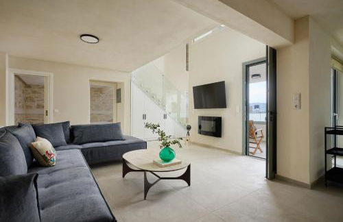 Chic Greek Cave Maisonette with hot tub - Foto 7