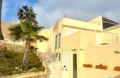 Espectacular Suite Privada a pie de playa y mar en CHALET ROQUETES - Foto 28