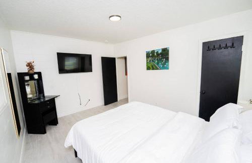 Close to the Action, Peaceful When You Return - Foto 51