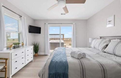 Elegant Updated Oceanfront Home with Pool & Hot Tub - Photo 48