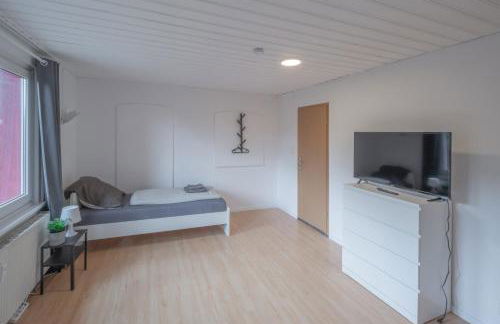 WORK&SLEEP - moderne Apartments mit Einzelbetten, TV, WLAN, Bettwäsche und Handtücher - Foto 10