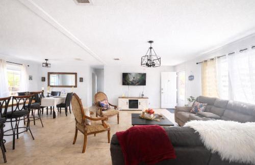 Family Country Retreat w Pool, Games & Fire Pit - Photo 14