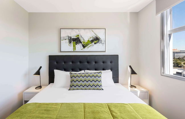 Oaks Brisbane Woolloongabba Suites - Photo 8