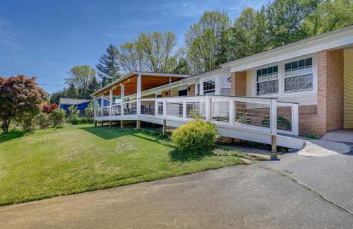 Lakefront Kingsport Home with Private Hot Tub! - Foto 40