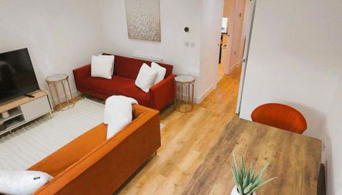 Kings Reach Slough nr Legoland and Ascot Stylish Homely House Sleeps Eight - Foto 3