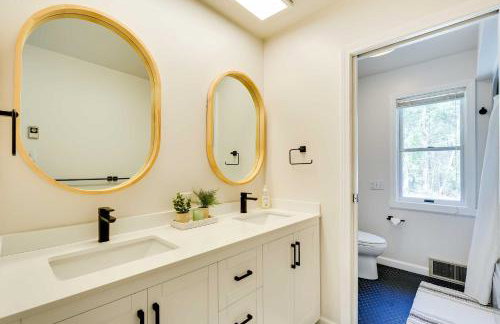 Lake George Oasis with 9 Acres, Hot Tub and Game Room! - Foto 24