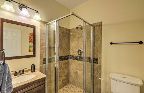 3 Mi to Rainbow Lake Home with Hot Tub and Deck - Foto 20