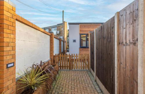 Stylish 2 Bed Bungalow in East Ham, Close to Excel - Foto 13