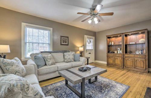 Chic and Cozy Greensboro Home, 2 Mi to Dtwn! - Foto 4