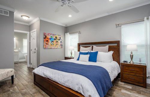 Gorgeous Modern 6BR South Facing Private Pool Hot Tub BBQ Theater 2 Miles Disney - Foto 3