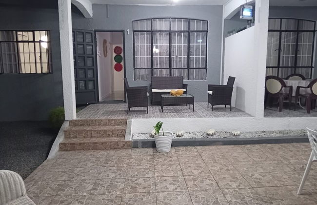 Villa Bella is 5 Mins From the Beach With Amazing Garden Overlooking the Pool - Foto 31