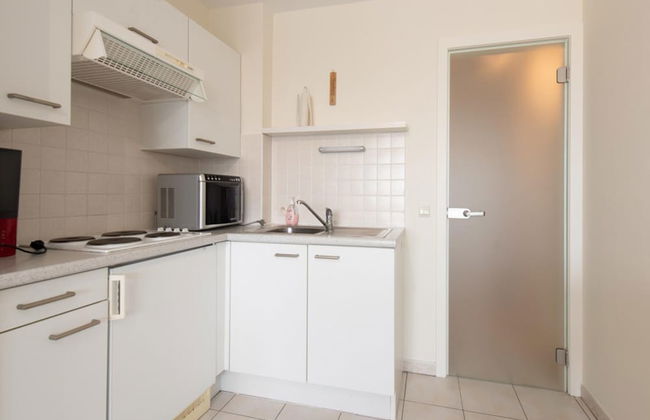 Apartment With Terrace and sea View in Mariakerke - Photo 6