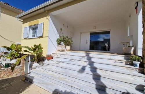 Pool House Minutes from Beach - Photo 42