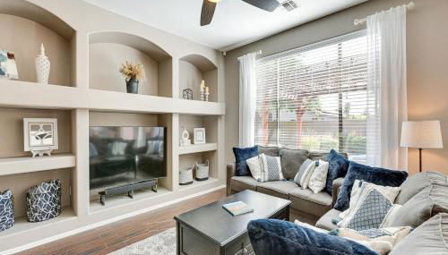 Shop, Golf and Hike Surprise Group Getaway with Pool! - Foto 3