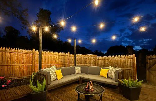 Pet and Family Friendly! Home with Fenced Yard and Deck - Foto 2