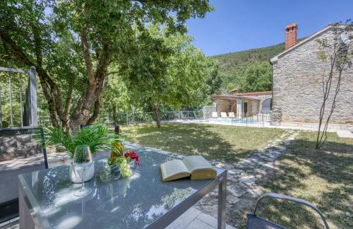 Stone Villa Galant with Pool - Happy Rentals - Foto 38