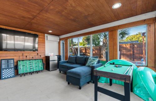 Yellow Door Oasis airport, cruise port and beach close-by - Foto 10