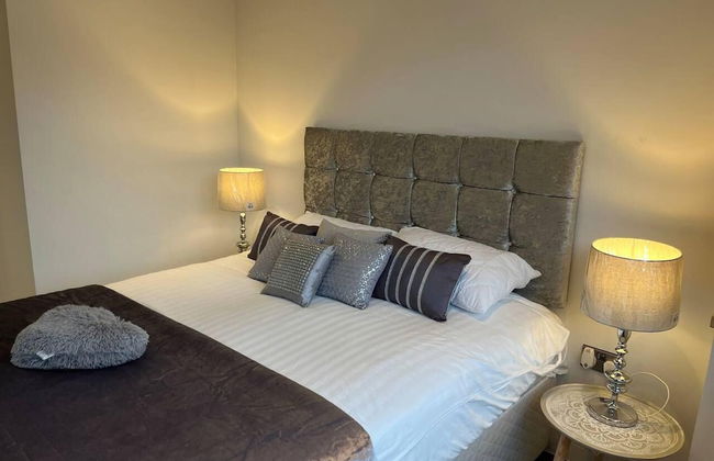 Luxury 2 Bed 2 Bath Apartment Central Location - Foto 2