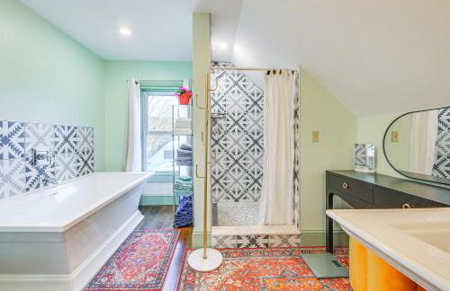 18 Mi to Skiing Colorful Home in Springfield! - Photo 14