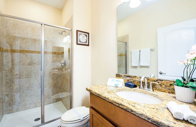 Contemporary 4 Bed 3 Bath Town Home With Upgrades, Private Pool i Close to Disney, Shopping - Foto 30