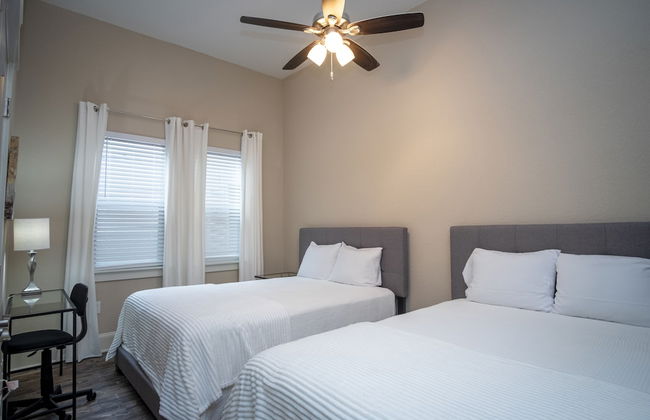 Brand NEW Large Impressive House Near Downtown! - Photo 9