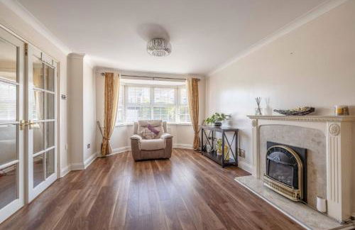 SPACIOUS 3 BEDROOM HOME - GREAT FOR FAMILIES! - By Tempstay - Foto 32