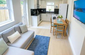 2-Bedroom Garden Flat - Modern, Bright - A - Foto 1