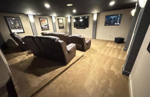 Luxury Mansion Pool Hot Tub Theater Outdoor Kitchen BBQ GM RM 2 Miles Disney - Foto 55