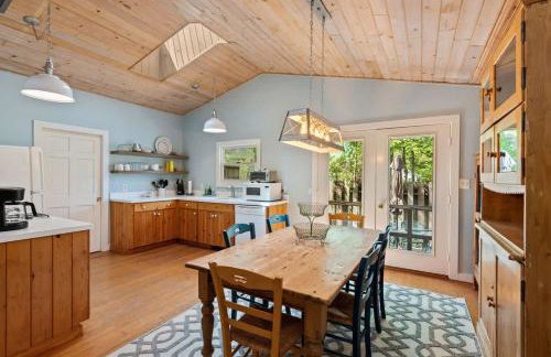 Nan's Escape by Juniper Holiday + Home - Photo 9