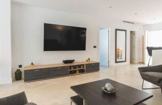 Designer loft with pool, with gigantic terrace and private parking & in the city centre - Foto 8