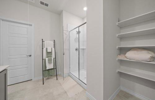 Luxurious 4-Bed Home with Pool Table & Nearby Pool - Foto 24