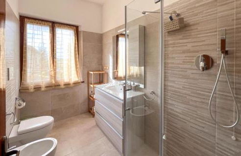 4 Bedroom Amazing Home In Cortona - Foto 48