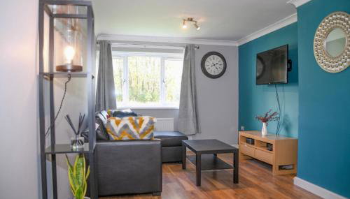 2ndHomeStays- Willenhall-A Serene 3 Bed House with a Garden View-Suitable for Contractors and Families-Sleeps 9 - 7 mins to J10 M6 and 21 mins to Birmingham - Foto 5