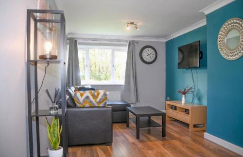 2ndHomeStays- Willenhall-A Serene 3 Bed House with a Garden View-Suitable for Contractors and Families-Sleeps 9 - 7 mins to J10 M6 and 21 mins to Birmingham - Foto 5