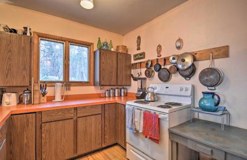 Idyllic Northport Cottage, Walk to Lakeside! - Foto 4