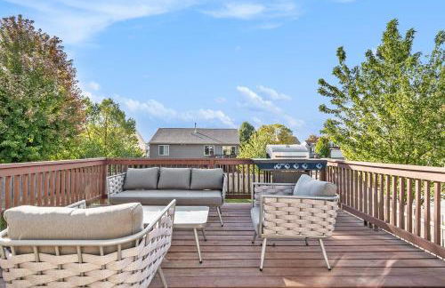 Elegant Escape-Fenced Yard BBQ & Cozy Fire Pit - Foto 39