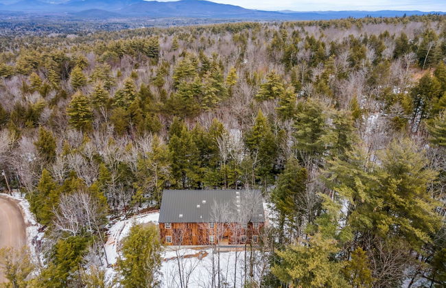 Ski Cabin w Hot Tub Gas Fireplace Near Cranmore - Photo 42