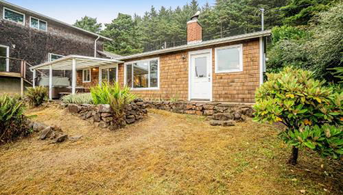 Radar Road Retreat Vacation Rental - Photo 4