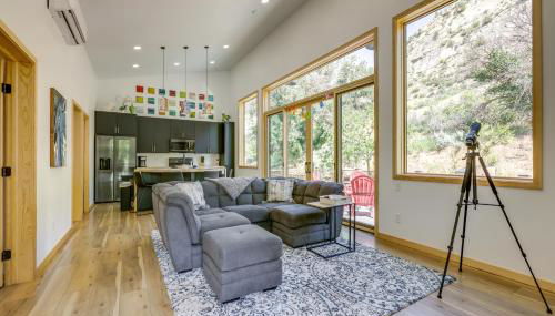 New Castle Getaway with Grill and Mountain Views! - Foto 2