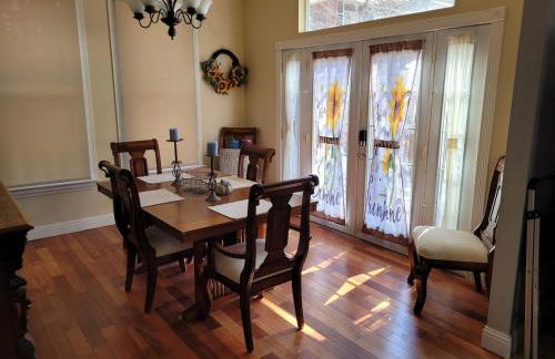 Newly remodeled mountain home! - Photo 5