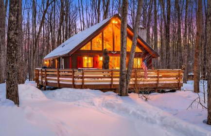 Evergreen Lodge by AvantStay Poconos Lake Cabin Fireplace Large Deck Near Jack Frost Kalahari - Foto 29