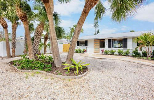 Coastal Charm - Photo 43