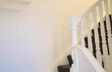 BUDGET APARTMENT - quiet, compact, FREE PARKING & WiFi easy access to Cardiff - LONG TERM OFFER! - Foto 14