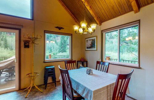 Deck and Mtn Views! Family A-Frame Cabin in Bailey - Foto 8