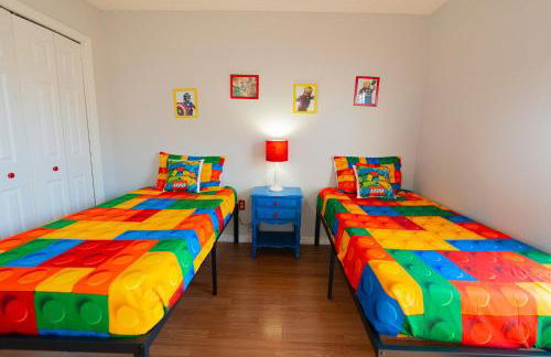 Spacious 4-bedroom 2-bath Abode - Foto 16