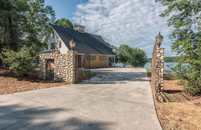 Azalea Retreat by Avantstay Sleeps 34 & Pool - Foto 42