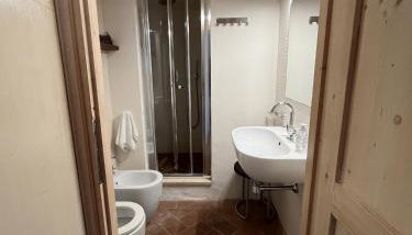 Your Terrace in Fiesole - Photo 5, towels, Shower