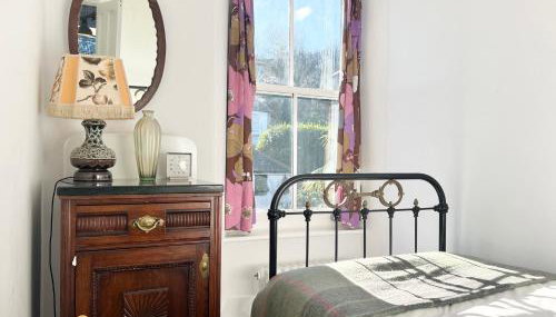 Janies Cottage~ Mousehole~Eclectic Interiors & Vintage Charm - Foto 3