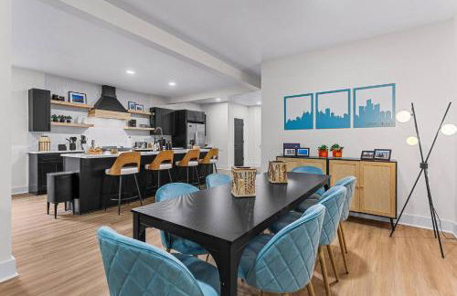 Spacious 4BR House Near Downtown, Perfect for Groups & Pets - Foto 16